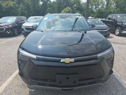 Used 2024 Chevrolet Blazer EV LT AWD/4WD image 3