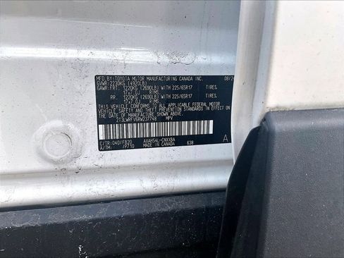 Used 2024 Toyota RAV4 LE AWD/4WD image 9