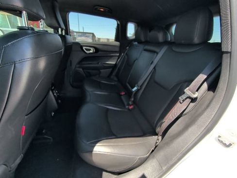 Used 2025 Jeep Compass Trailhawk AWD/4WD image 5