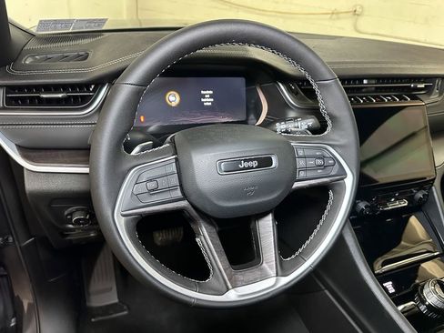 New 2025 Jeep Grand Cherokee Limited image 20