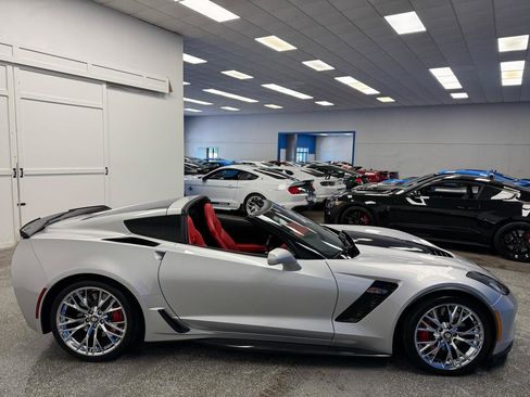 Used 2019 Chevrolet Corvette Z06 RWD image 7