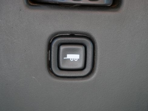 Used 2017 Chevrolet Express 2500 RWD image 31