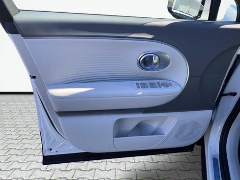 New 2026 Hyundai Ioniq 9 SEL w/ Tow & Go Package AWD/4WD image 28