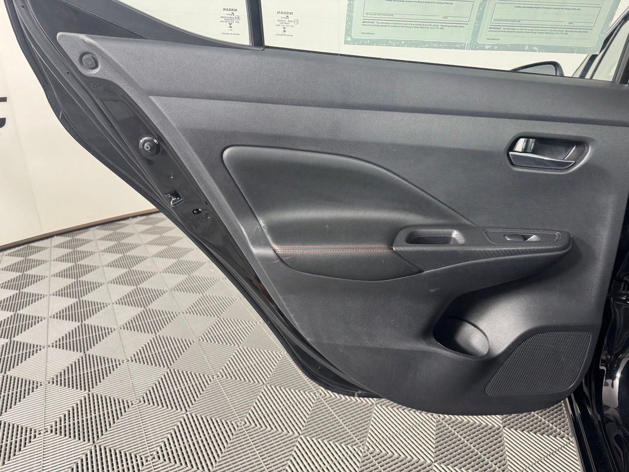 Used 2025 Nissan Versa SR FWD image 25