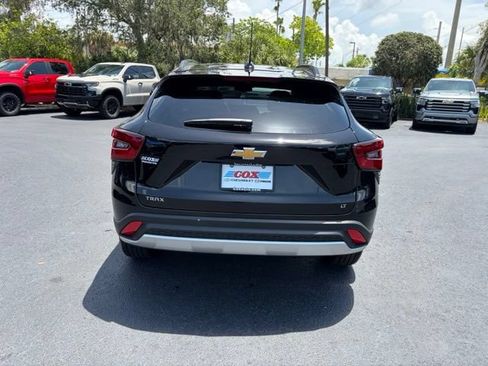 Certified 2026 Chevrolet Trax LT w/ LT Convenience Package FWD image 5