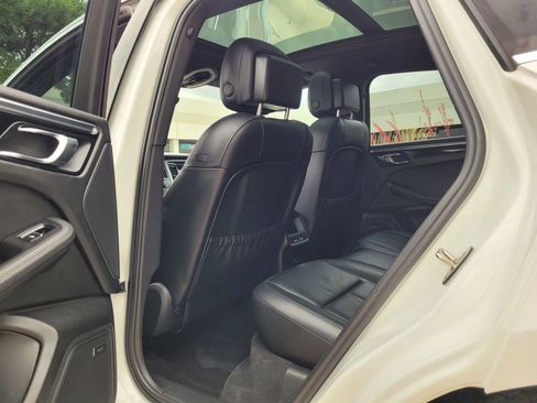 Used 2015 Porsche Macan S image 43
