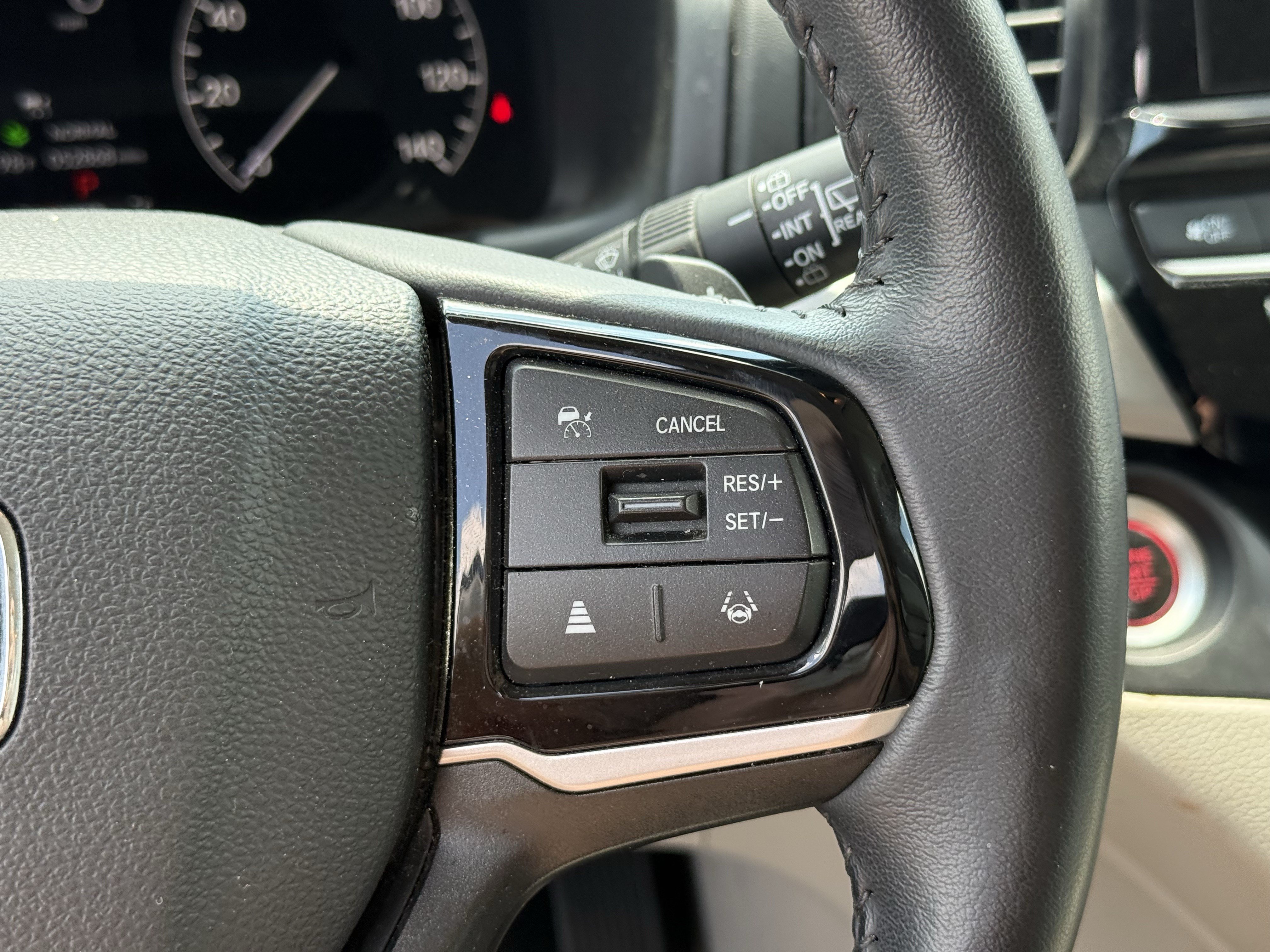 Used 2025 Honda Odyssey EX-L image 17