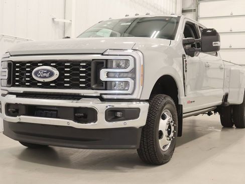 New 2025 Ford F350 Lariat w/ Lariat Ultimate Package image 4
