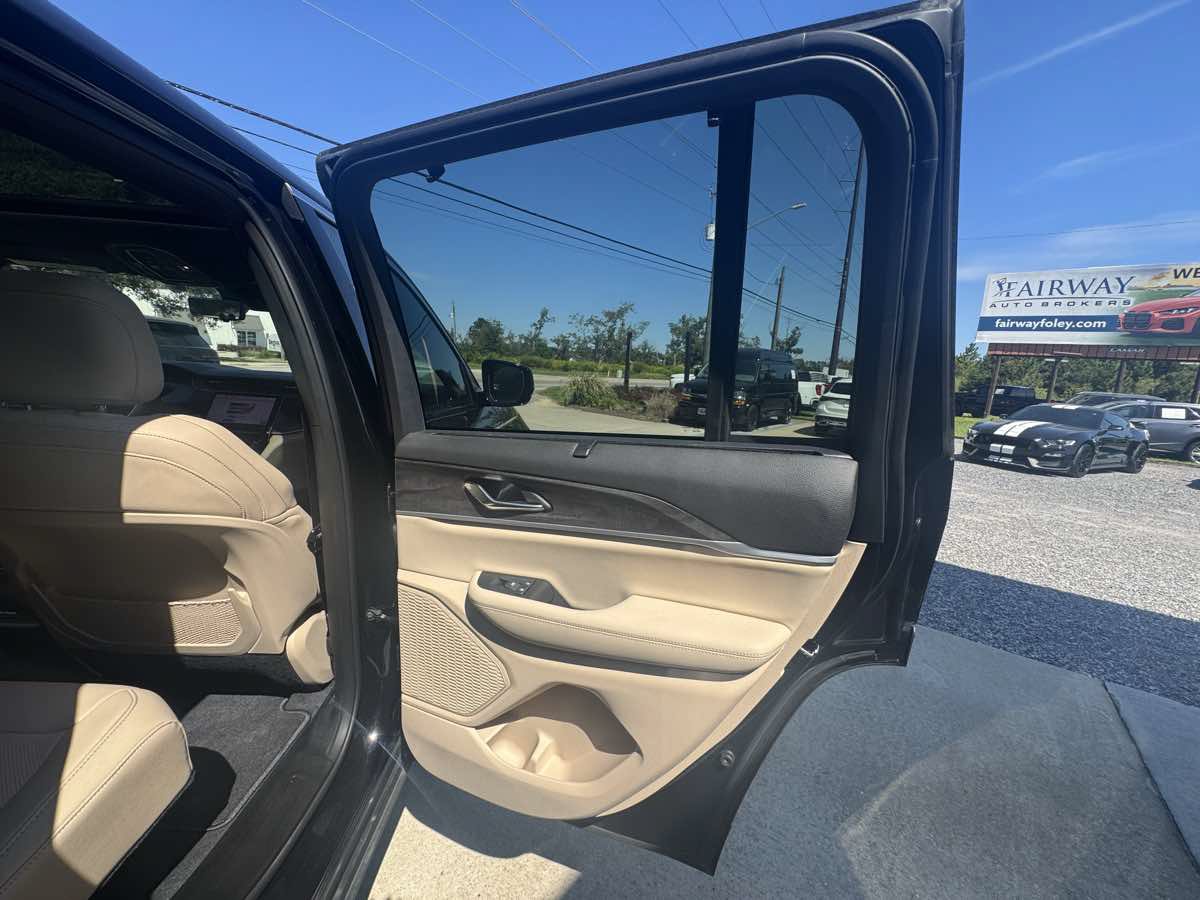 Used 2025 Jeep Grand Cherokee Limited w/ Luxury Tech Group II AWD/4WD image 27