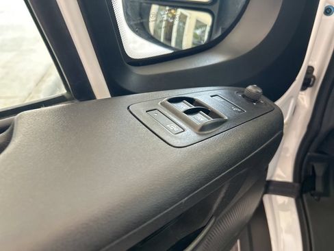 Used 2025 RAM ProMaster 2500 w/ Convenience Group FWD image 39