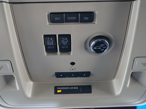 Used 2017 Chevrolet Tahoe Premier image 39