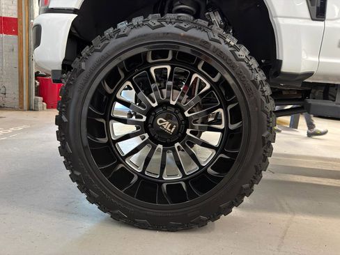 Used 2024 Ford F250 Lariat w/ Lariat Ultimate Package image 11