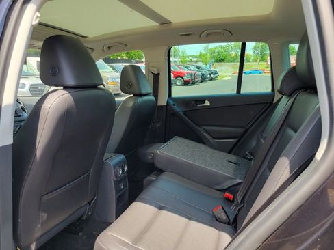 Used 2016 Volkswagen Tiguan SE AWD/4WD image 23