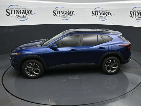 Used 2024 Chevrolet Trax LT w/ Driver Confidence Package FWD image 21