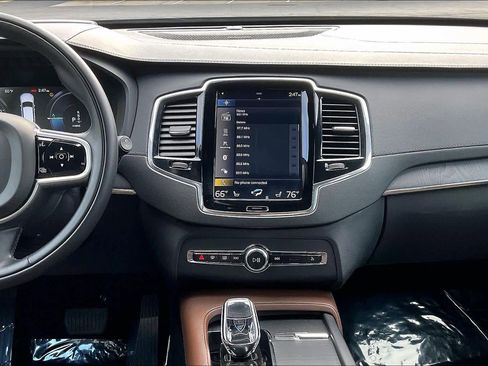 Used 2022 Volvo XC90 T8 Inscription w/ Advanced Package image 9