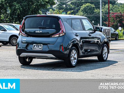 Used 2025 Kia Soul LX w/ LX Technology Package FWD image 6
