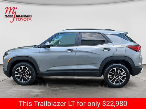 Used 2025 Chevrolet TrailBlazer LT AWD/4WD image 15