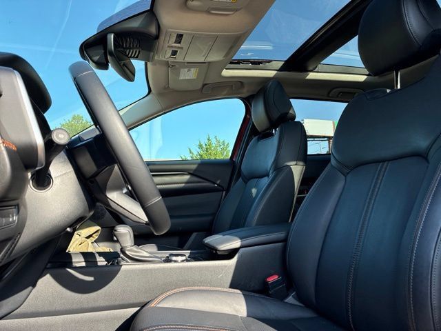 Used 2025 MAZDA CX-50 AWD 2.5 Hybrid w/ Premium Pkg image 21