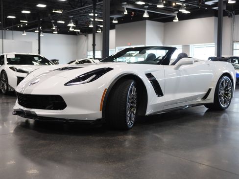 Used 2016 Chevrolet Corvette Z06 w/ 3LZ Preferred Equipment Group RWD image 4