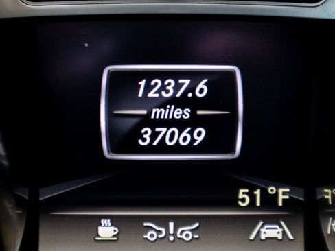 Used 2013 Mercedes-Benz SL 63 AMG image 22