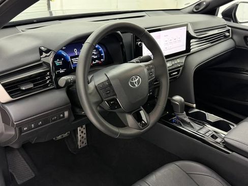 Used 2025 Toyota Camry XSE FWD image 8