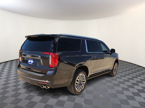 Used 2024 GMC Yukon XL Denali AWD/4WD image 4