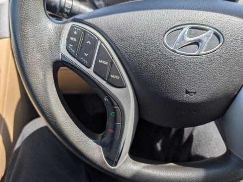Used 2013 Hyundai Elantra GLS w/ Preferred Pkg FWD image 18