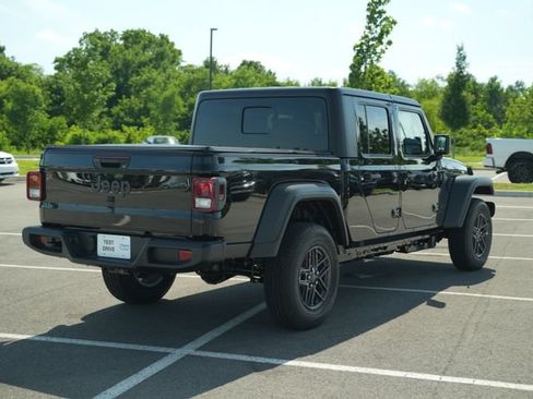 New 2026 Jeep Gladiator Sport w/ Dual Top Group AWD/4WD image 7