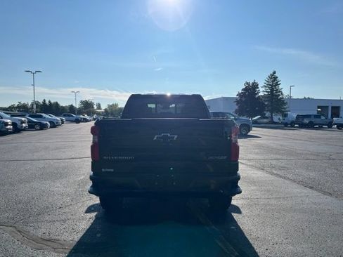 Certified 2023 Chevrolet Silverado 1500 ZR2 w/ Technology Package AWD/4WD image 4