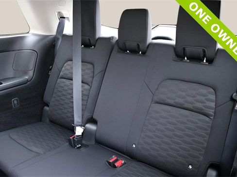 Used 2024 Nissan Pathfinder SV image 13