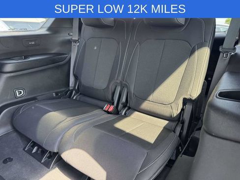 Used 2024 Jeep Grand Cherokee L Laredo w/ Luxury Tech Group I AWD/4WD image 9