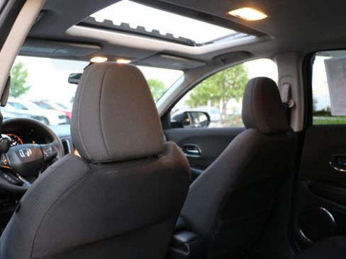 Used 2022 Honda HR-V EX image 11