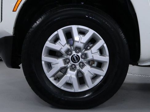 Used 2024 Nissan Frontier SV w/ SV Convenience Package image 32