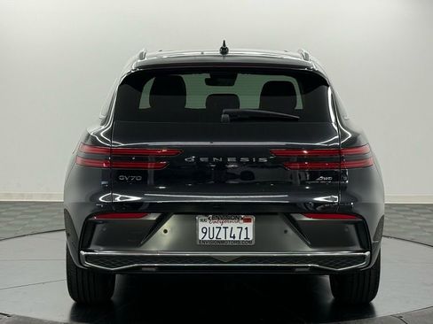 Used 2026 Genesis GV70 2.5T Select image 8