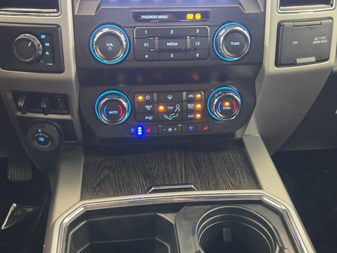 Used 2021 Ford F350 Lariat w/ Lariat Ultimate Package AWD/4WD image 19