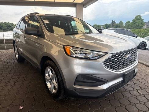 Used 2023 Ford Edge SE AWD/4WD image 4
