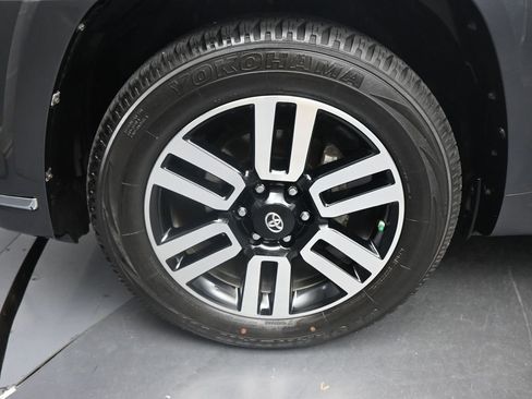 Used 2018 Toyota 4Runner Limited image 30