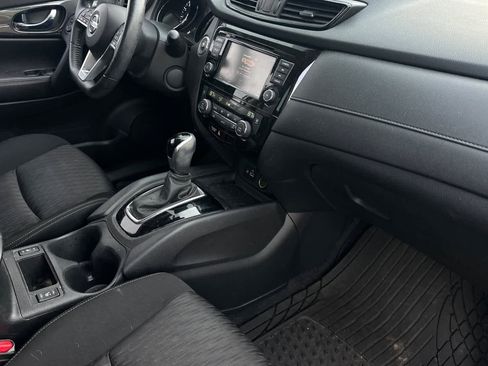 Certified 2020 Nissan Rogue SV image 16