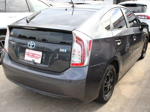 Used 2015 Toyota Prius Four FWD image 10