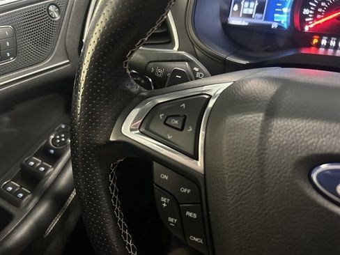 Used 2022 Ford Edge ST image 30