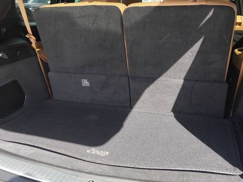 Used 2022 Jeep Grand Cherokee L Summit w/ Luxury Tech Group V image 13