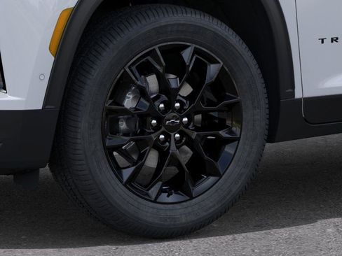 New 2026 Chevrolet Traverse LT w/ Enhanced Driving Package FWD image 9