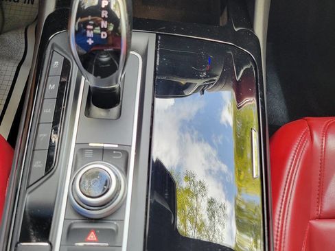 Used 2018 Maserati Levante GranSport image 22