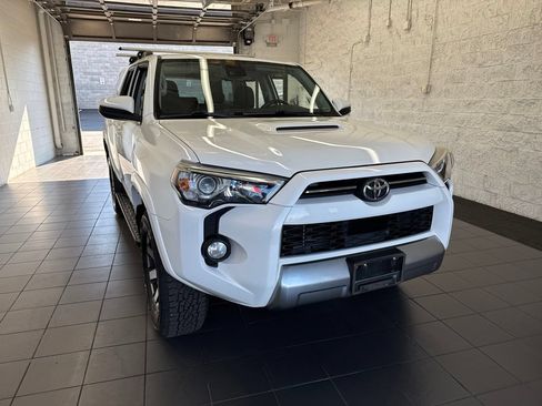 Used 2020 Toyota 4Runner TRD Off-Road AWD/4WD image 2