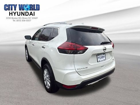 Used 2019 Nissan Rogue SV AWD/4WD image 3