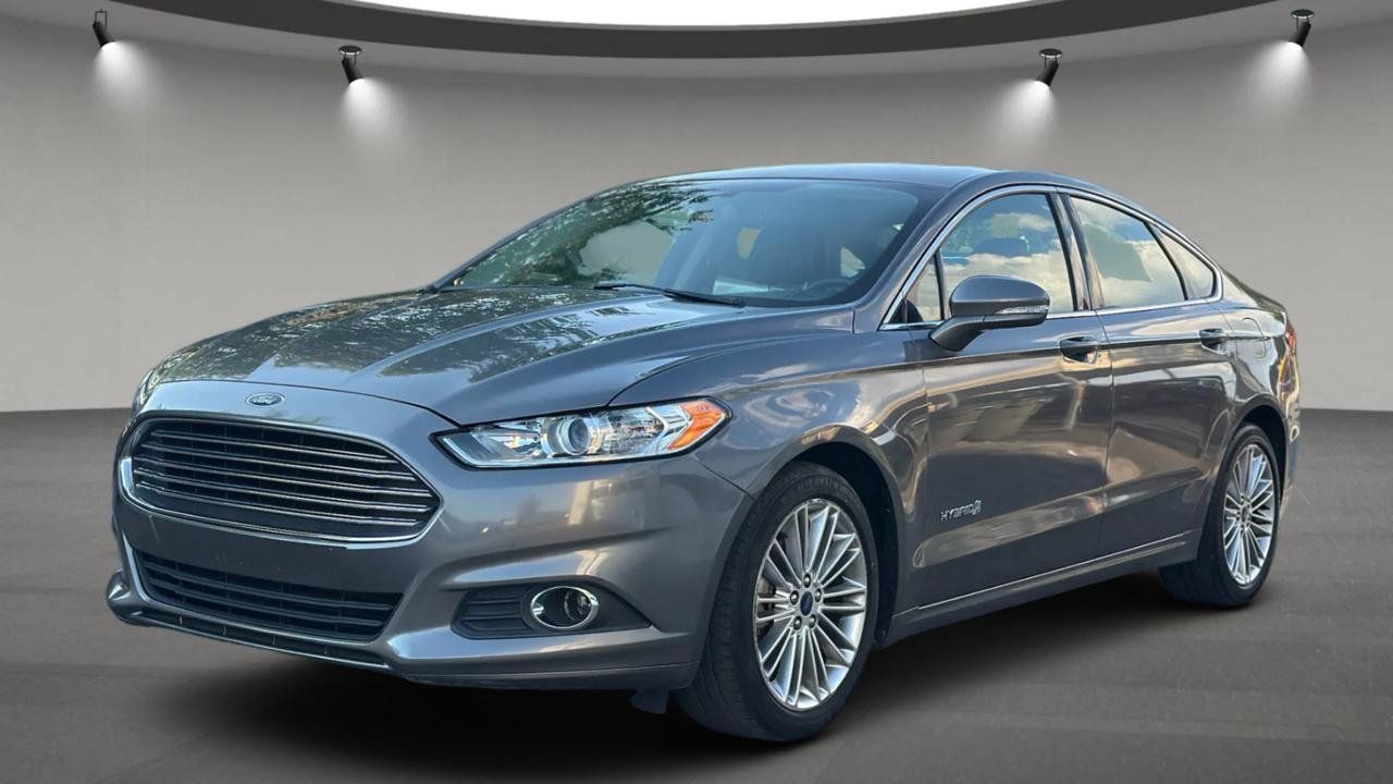 Used 2014 Ford Fusion SE w/ Equipment Group 502A FWD image 4