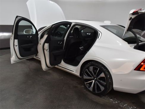 Used 2023 Volvo S60 B5 Ultimate w/ Climate Package image 38