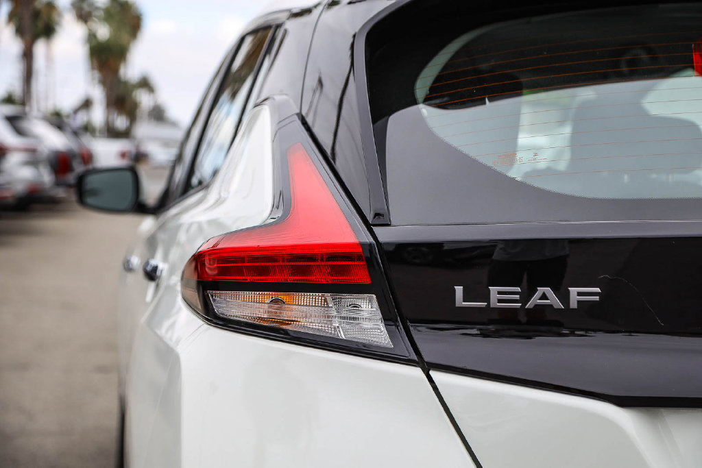 Used 2023 Nissan Leaf S FWD image 7