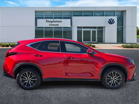 Used 2024 Lexus NX 250 FWD image 4