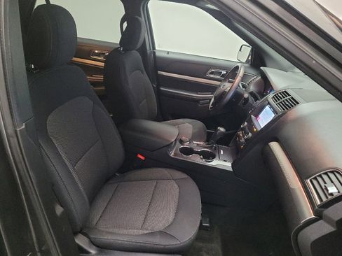 Used 2018 Ford Explorer XLT w/ Equipment Group 201A image 21